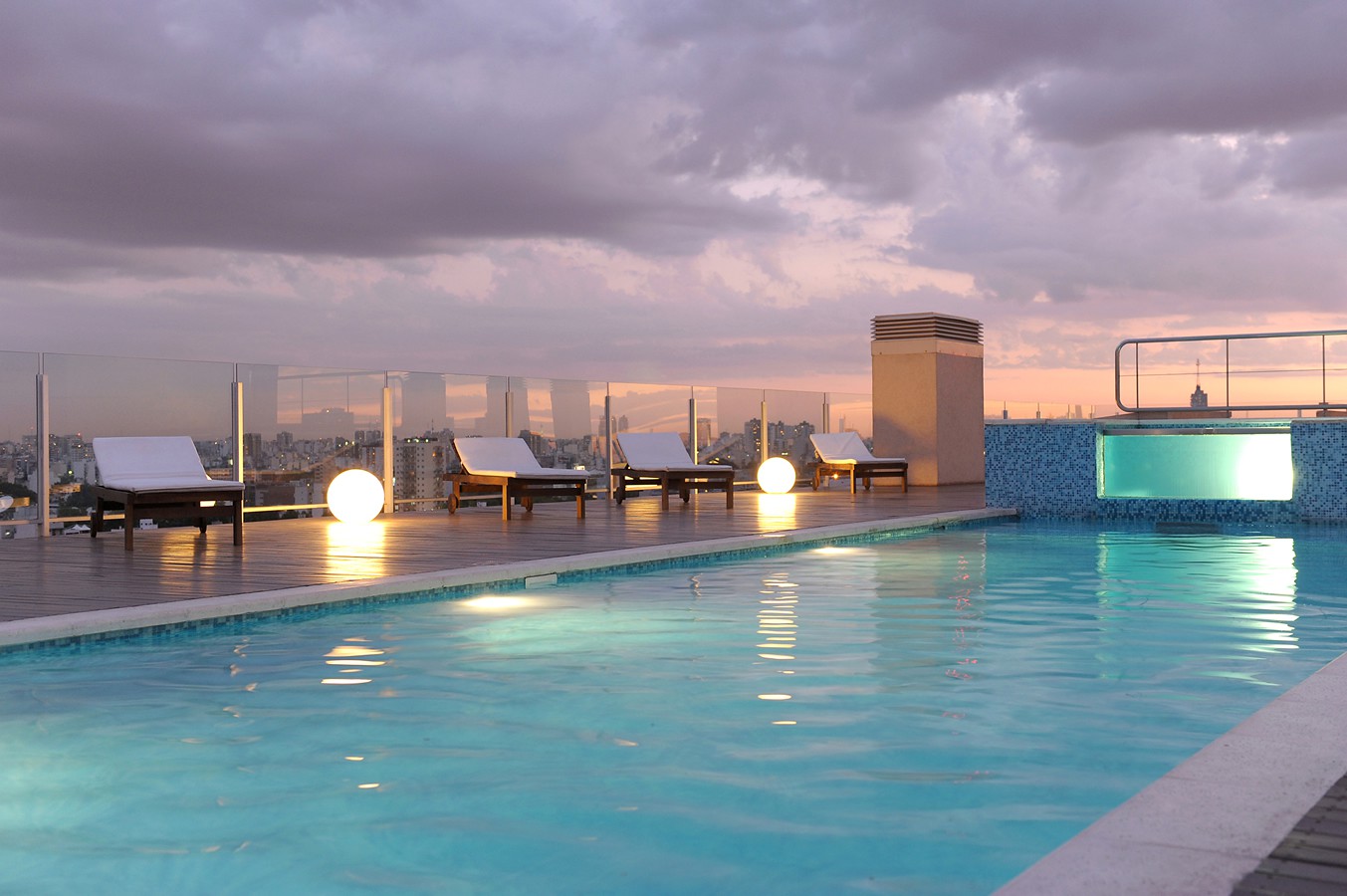 Live Hotel Amenities